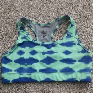 Nike pro sports bra